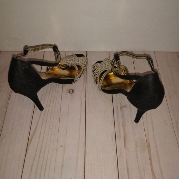 Madden girl T-strap nude and black open toe heels - Picture 11 of 15